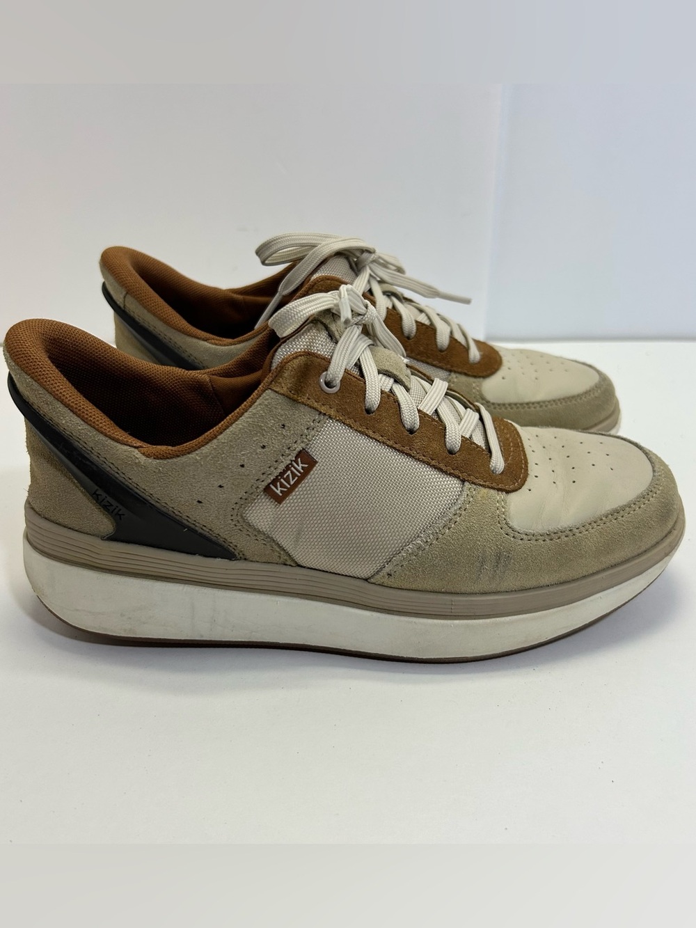 Kizik Brisbane Women’s White Pepper Tan Athletic Sneaker Hands Free size 7